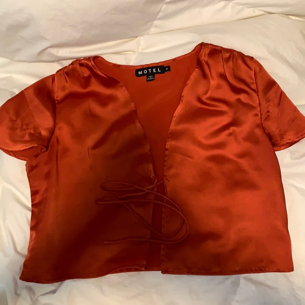 Motel tie up tee